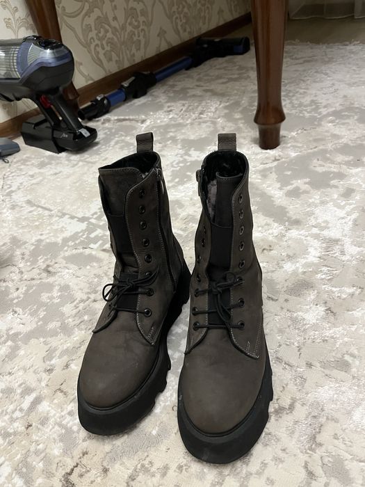 Продам зимние сапоги