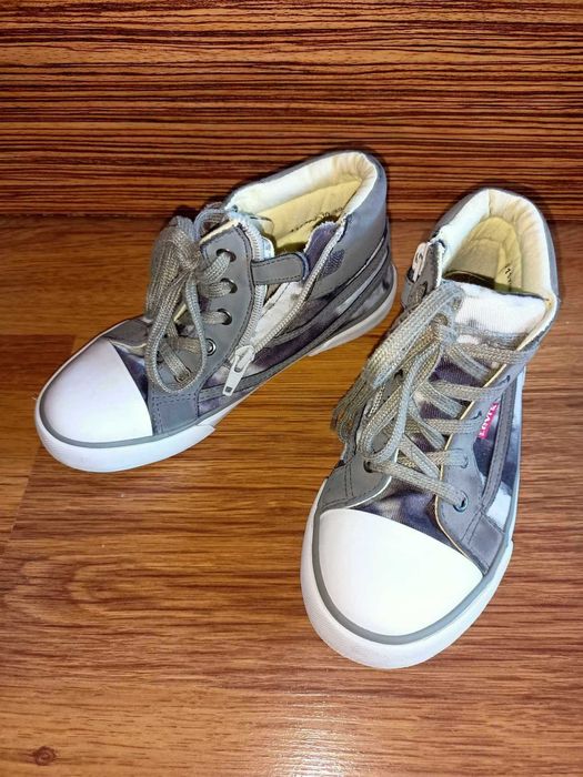 Гуменки Levi's - 32 номер, гр. Варна