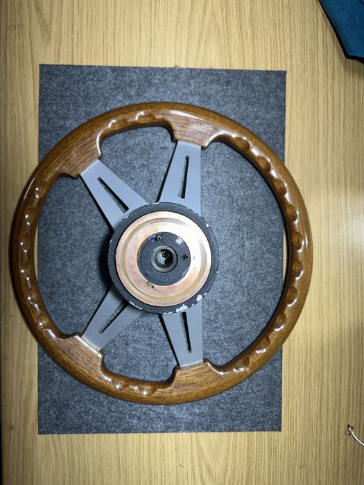 Volan sport din lemn Lecarra pentru Opel