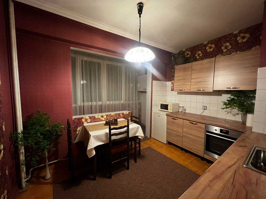 Продаваме  просторен , чудесен 3 стаен , София , Надежда 1 , до метро