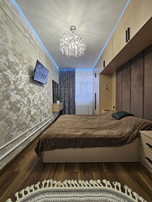 2в3/3/5 Буюк Ипак Йули Максим Горький метро БИЙ 50м2