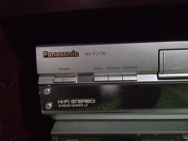 видеомагнитофон panasonic nv-fj730 HI-FI stereo почти не пользовались.