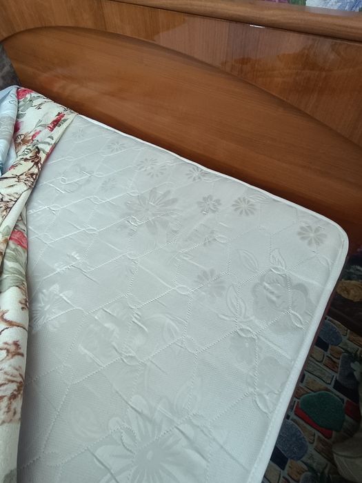 Продам двухспальную кровать