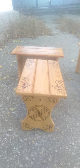 Табуретки  в наличии 4 штуку