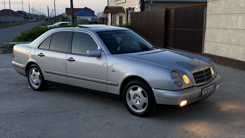 Mercedes benz W210