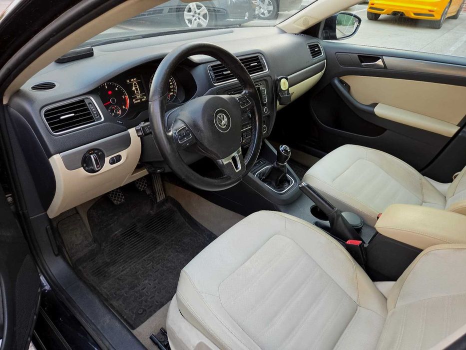 VOLKSWAGEN Jetta 2012 — imagine 5