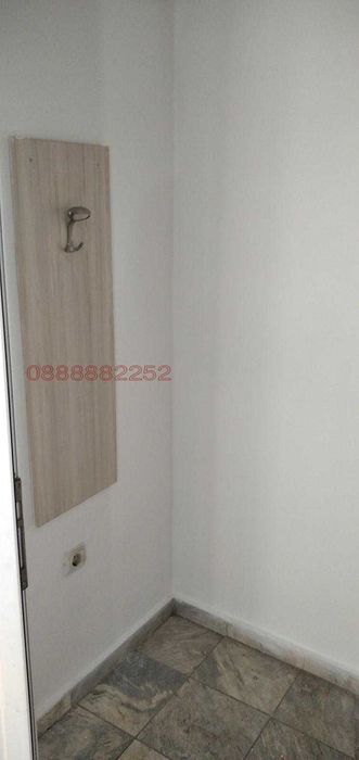 Дава се под наем Магазин в Пловдив, Център - 15 кв.м за 126.99 € - Снимка #8