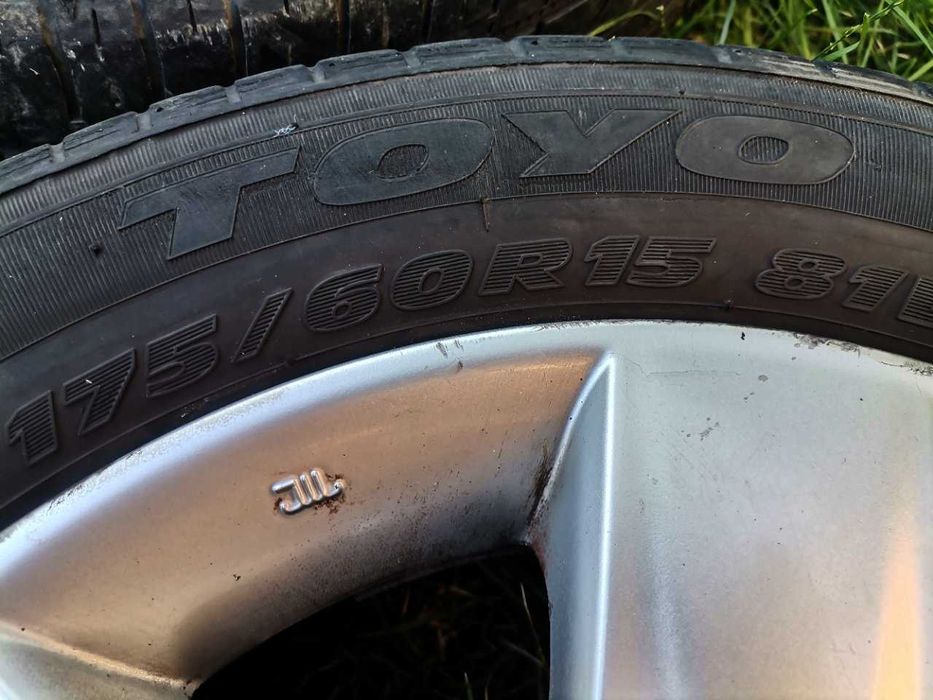 Jante originale Nissan R15 + cadou anvelope de vara 175/65/R15 (set)
