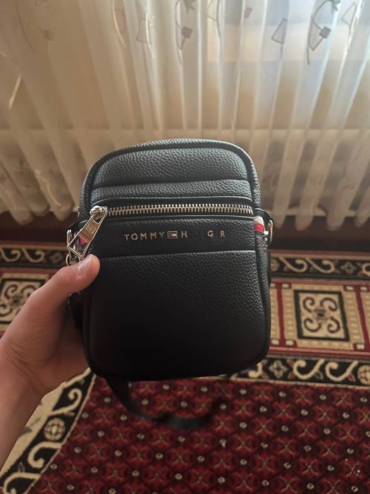 Tommy Hilfiger sumka