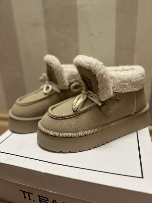 Срочно продаю новый угги