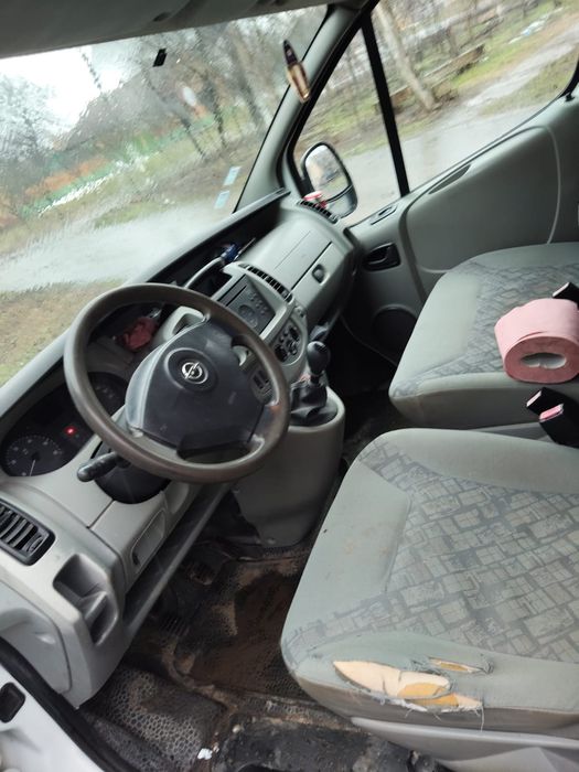 Vând Opel vivaro