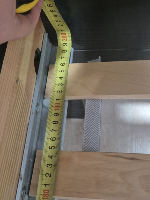 Pat de lemn de 2 persoane