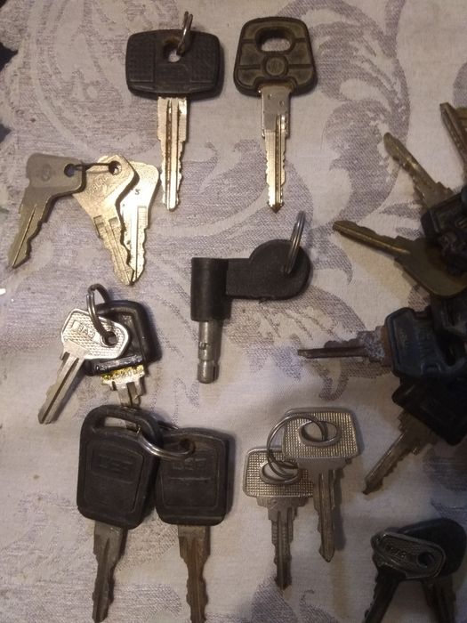 Стари ключове за Лада,Москвич,Опел,Сеат,Форд,Вартбург,МЗ и часовници и