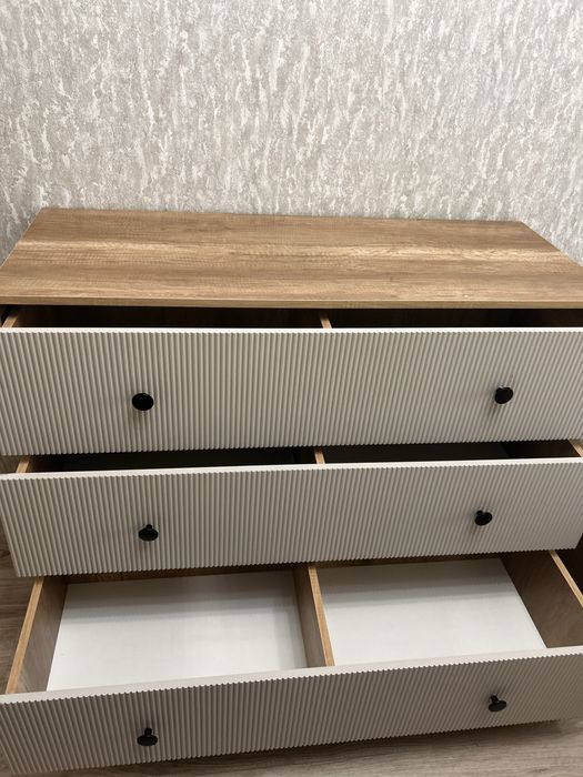 Продам комод в спальню