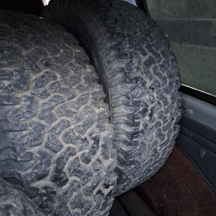 Vand cauciucuri cu jante