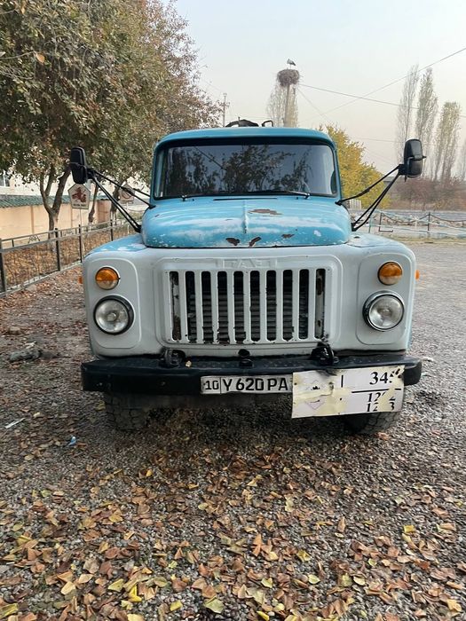 Benzavoz Gaz 53  xolati yaxshi ishlab turban moshina