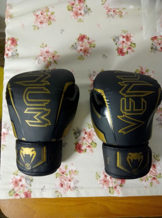 Продам Перчатки venum 14 униций