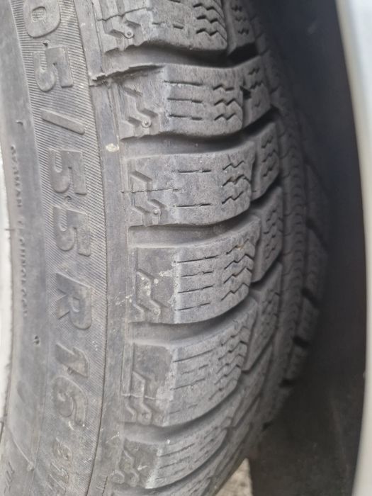 Anvelope de iarna 205 55 16  în stare foarte bună - Dot 2019