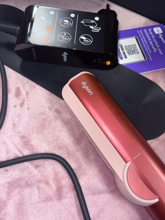 Placa de indreptat părul Dyson Airstrait Nouă