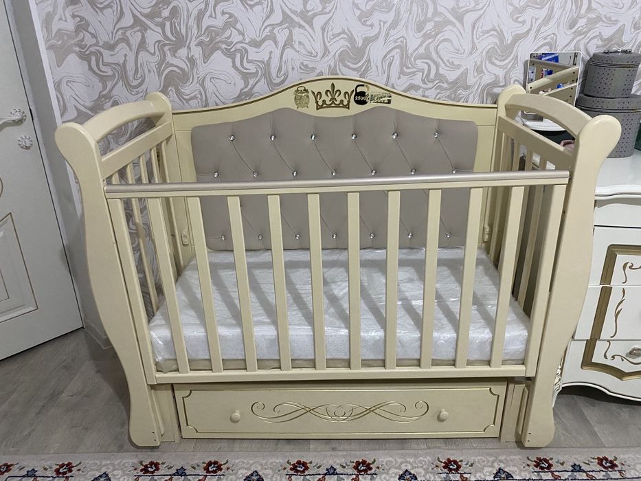 Продам детскит кровать