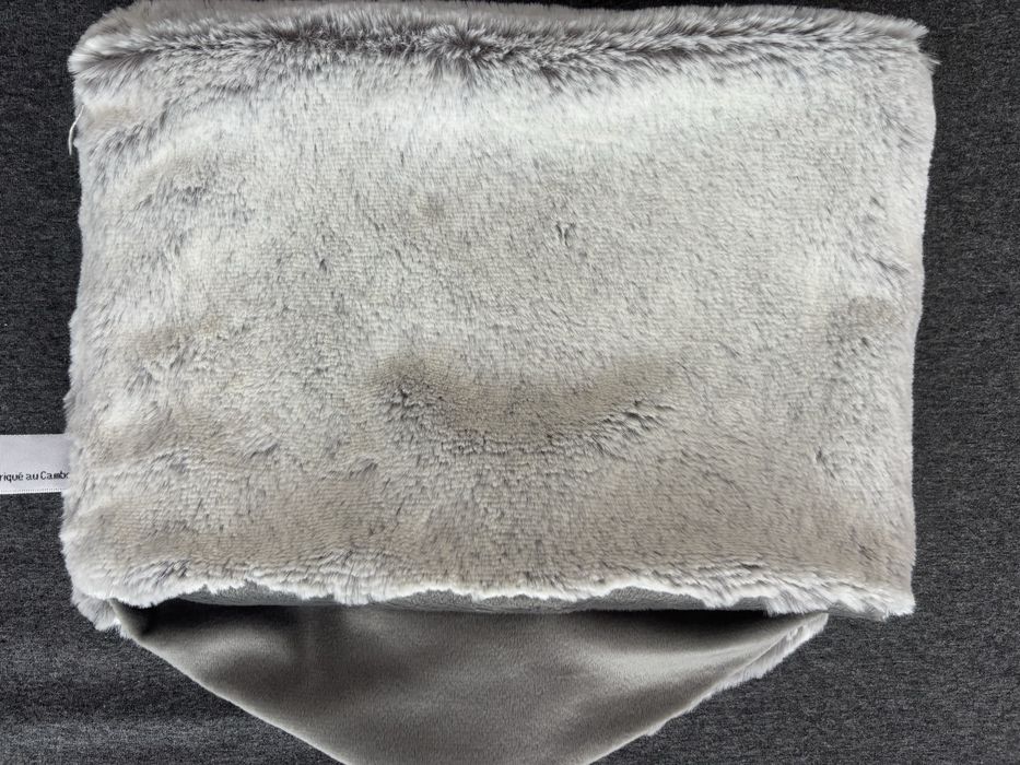 Vand set manusi/fular nou, unisex, ptr. copii 5-8 ani