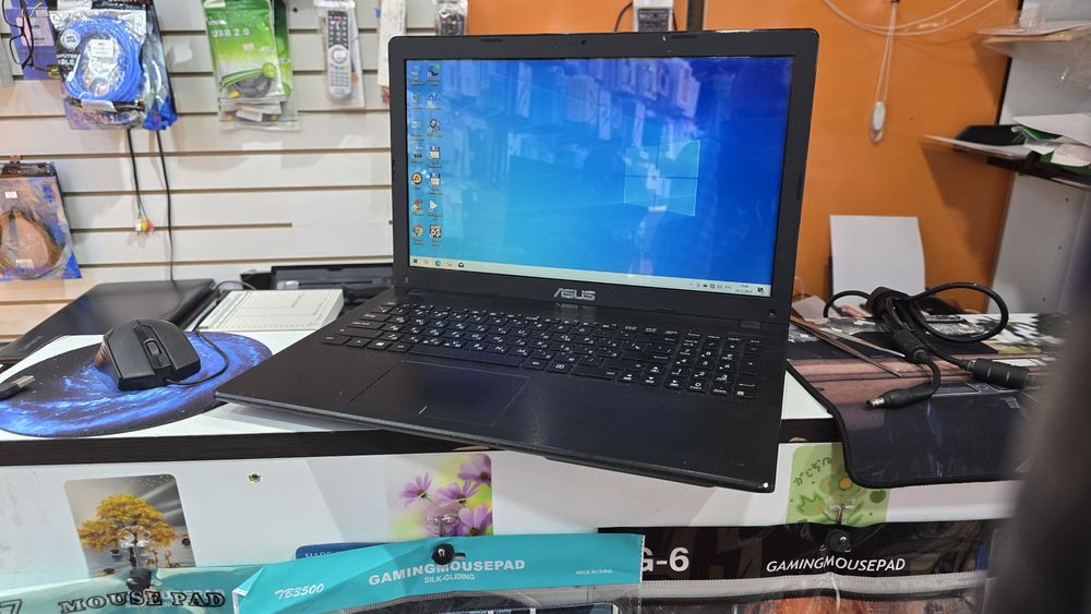 Noutbuk sotiladi Asus