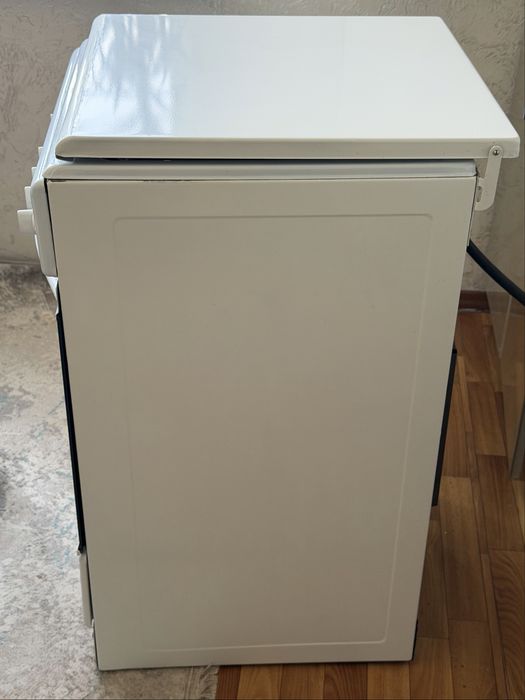 Продам б/у газовую плиту.