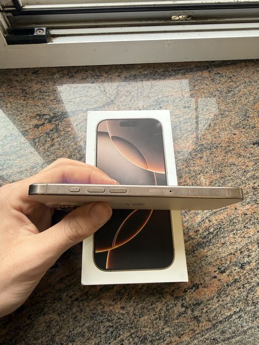 Iphone 16 pro с гаранция