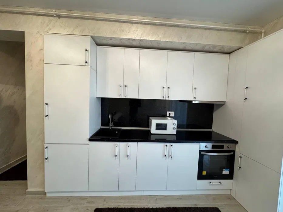 Închiriez apartament