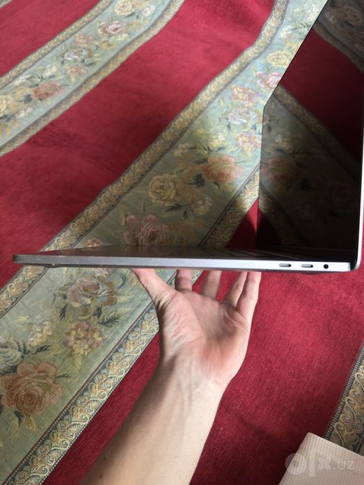 MacBook Pro 2018, 16/512 15,4 retina Срочно!