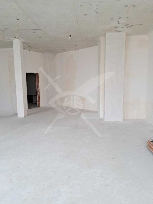 Продава се Магазин в Бургас, Меден рудник - зона А - 182 кв.м за 880 €/кв.м - Снимка #2