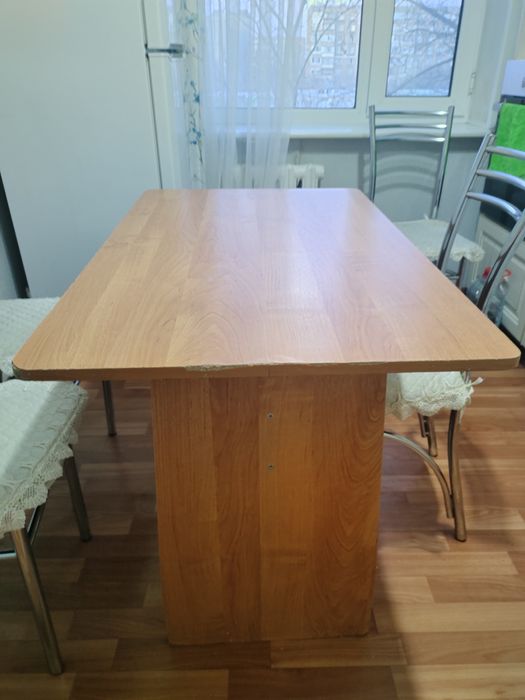 Продам кухонный стол