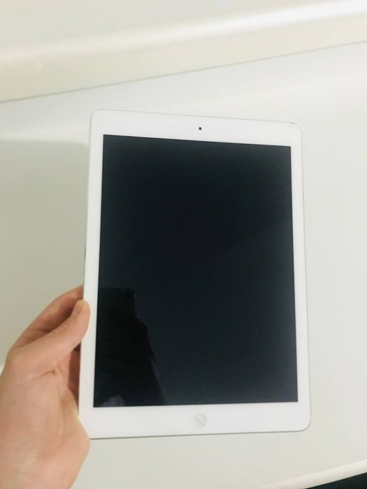 Ipad air 2 память 32 отличном састояние  обмен есть