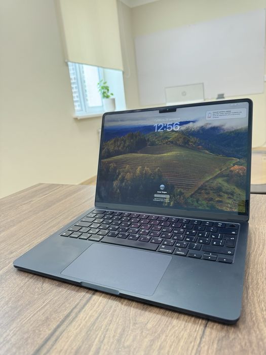 MacBook Air 2022, M2, 256 GB SSD