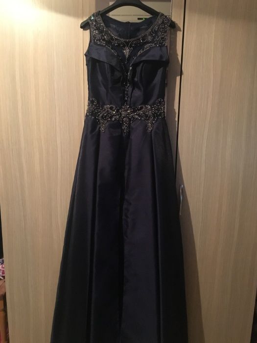 Елегантна бална рокля от френска тафта