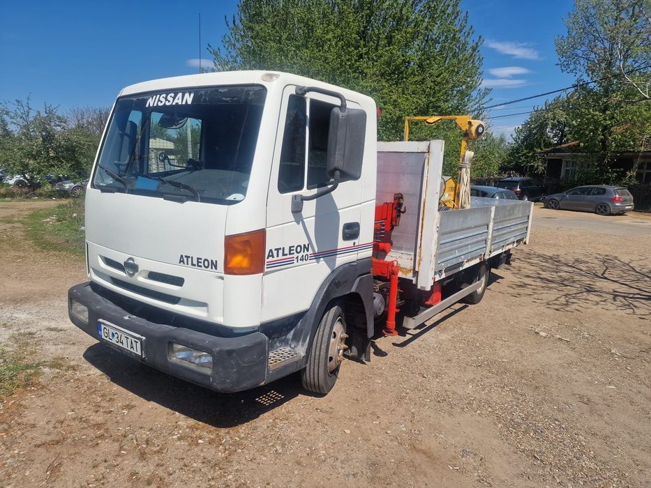 Nissan atleon 2002