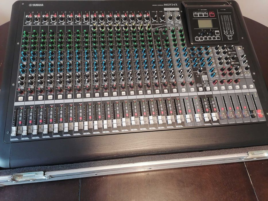 Mixer Yamaha mgp 24