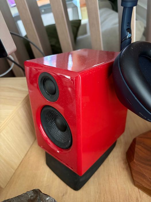 Vând boxe audioengine a2+ wireless rosu