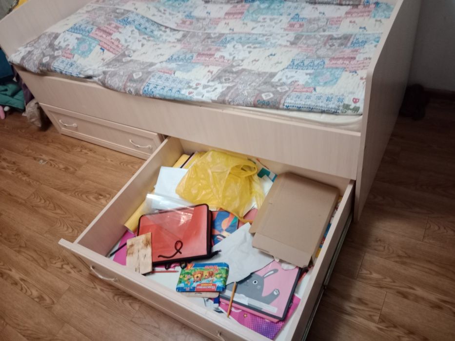 Односпальный кровать