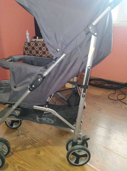 Предлагам детцка количка много запазена