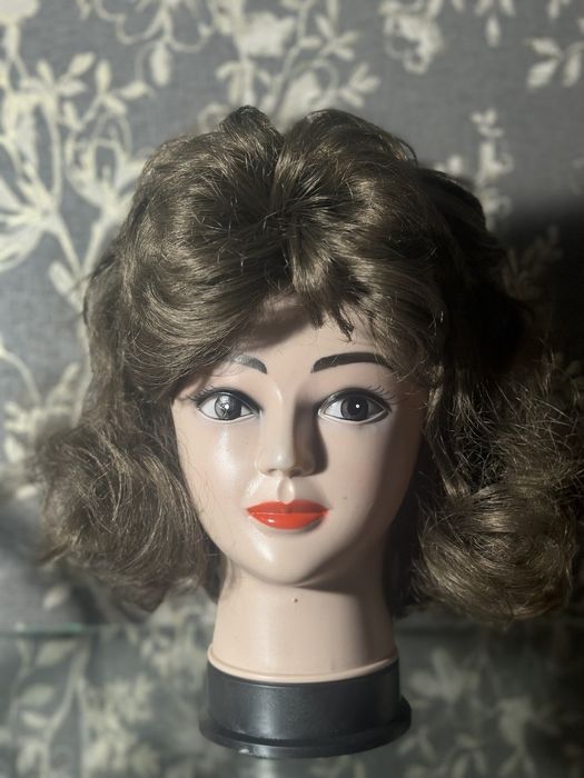 Парики и шиньоны