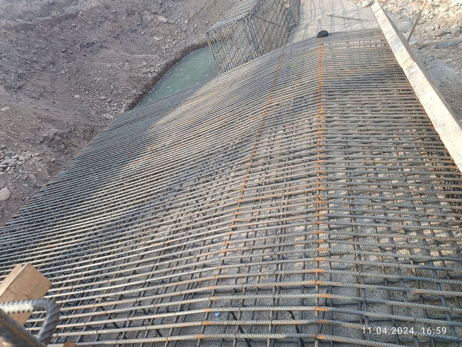 Бригада строителей монолитчики