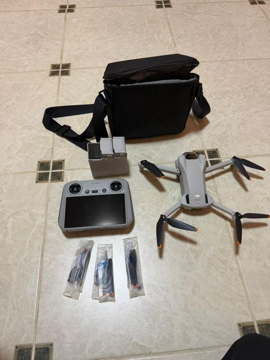 Продам дрон DJI mini3+Fly More combo
