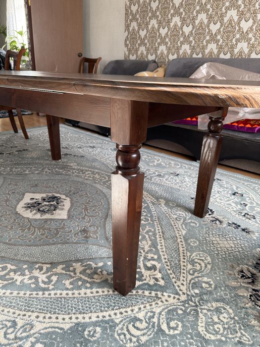 Гостиный стол со стульями