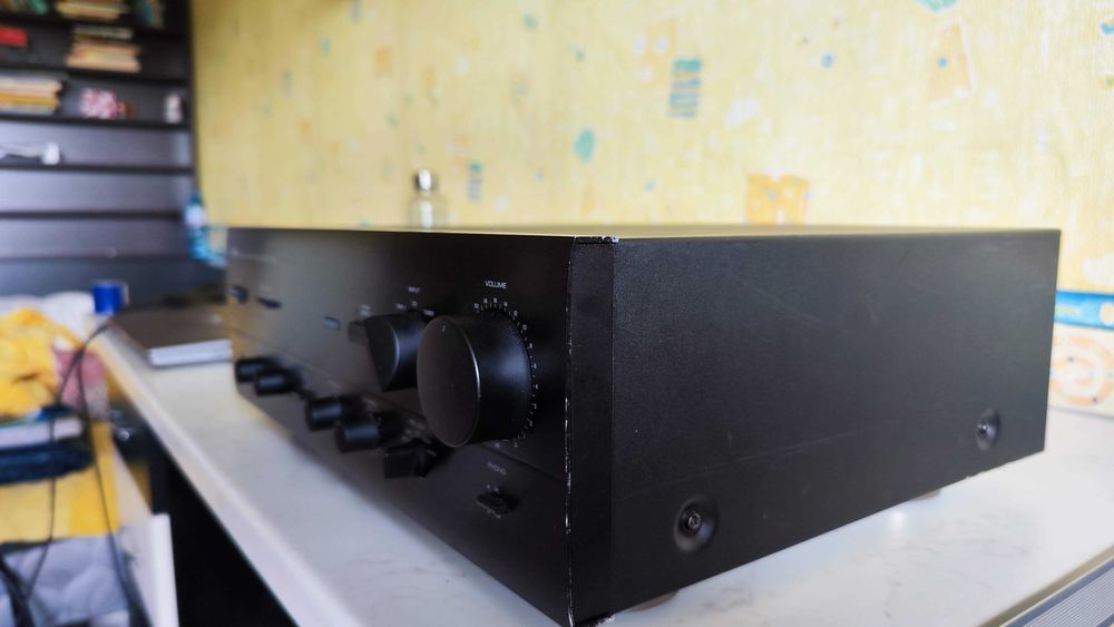 Стерео усилвател Yamaha AX-570