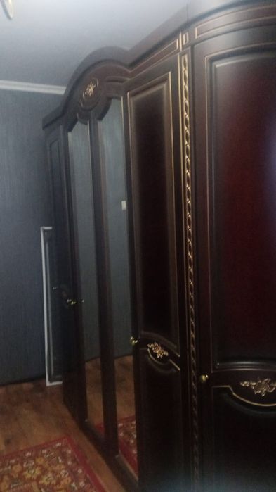 Продам шкаф платяной