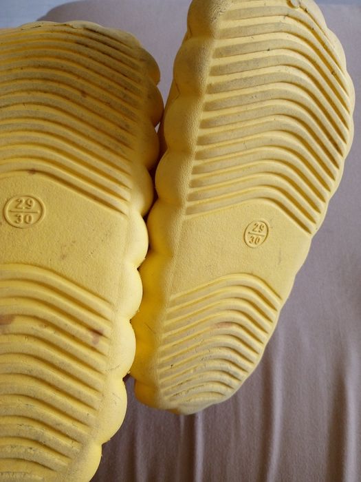 Продам детские кроксы