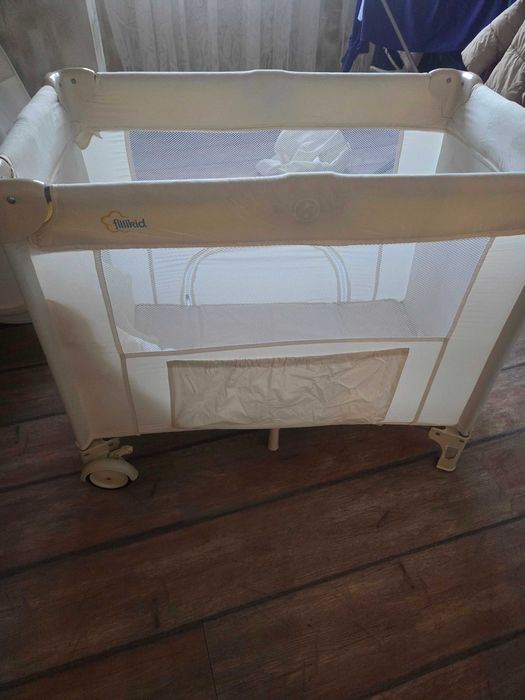 Детска сгъваема кошара Fillikid с две нива