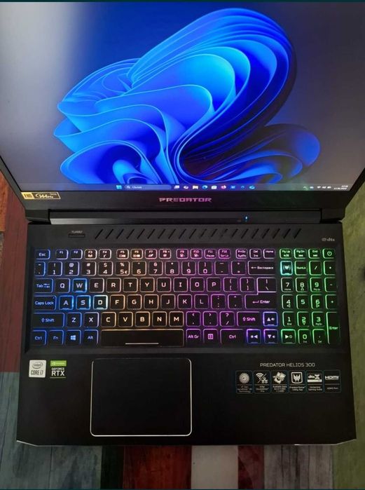 Acer Predator Helios 300 i7  RTX 3070  32GB RAM  1TB SSD