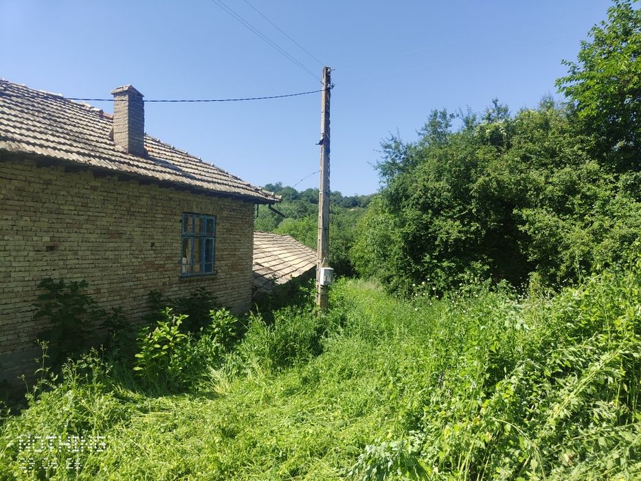 Къща в село конак . Търговище